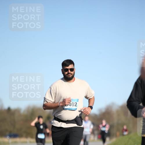 06.04.2025 - 44. Internationalen Wilhelmsburger Insellauf Jannik Wohlers http://msf.ph/oto/7617619 06.04.2025 09:43:46 Laufen 402 meine-sportfotos.de