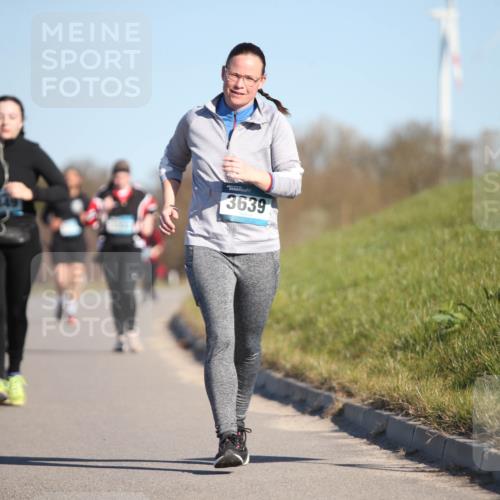 06.04.2025 - 44. Internationalen Wilhelmsburger Insellauf Jannik Wohlers http://msf.ph/oto/7617652 06.04.2025 09:43:59 Laufen 3639 meine-sportfotos.de