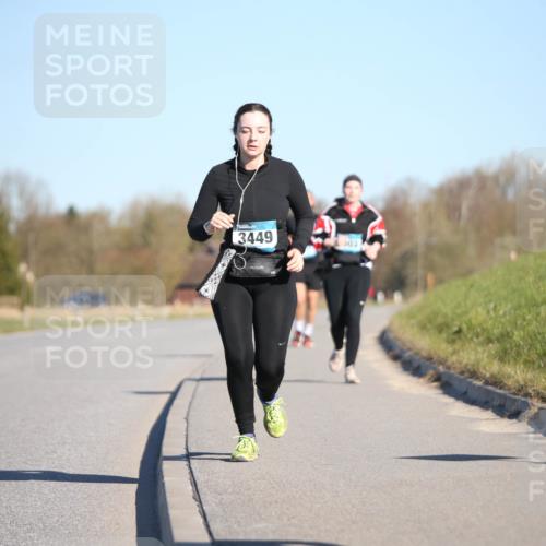 06.04.2025 - 44. Internationalen Wilhelmsburger Insellauf Jannik Wohlers http://msf.ph/oto/7617663 06.04.2025 09:44:02 Laufen 3449, 303 meine-sportfotos.de