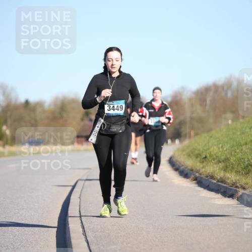 06.04.2025 - 44. Internationalen Wilhelmsburger Insellauf Jannik Wohlers http://msf.ph/oto/7617664 06.04.2025 09:44:02 Laufen 3449 meine-sportfotos.de