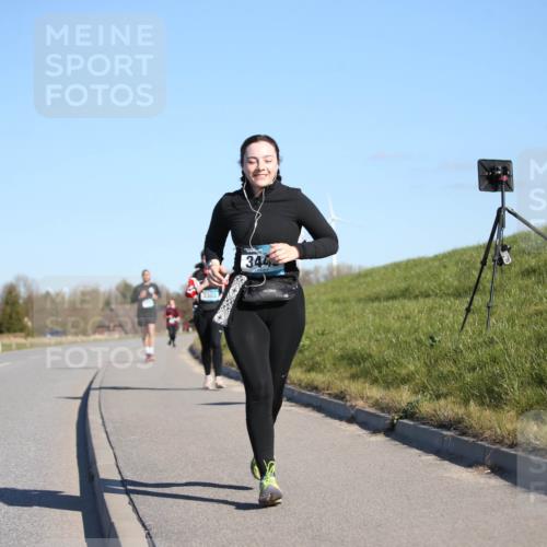 06.04.2025 - 44. Internationalen Wilhelmsburger Insellauf Jannik Wohlers http://msf.ph/oto/7617669 06.04.2025 09:44:05 Laufen 3303, 344 meine-sportfotos.de