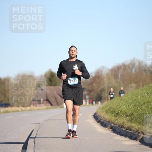 06.04.2025 - 44. Internationalen Wilhelmsburger Insellauf Jannik Wohlers http://msf.ph/oto/7617682 06.04.2025 09:44:10 Laufen 3321 meine-sportfotos.de