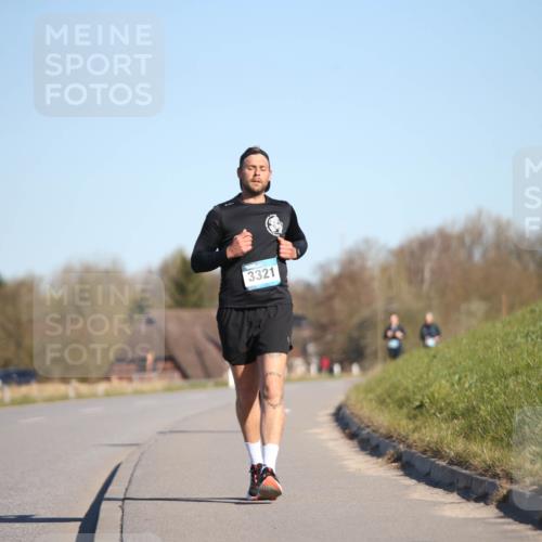 06.04.2025 - 44. Internationalen Wilhelmsburger Insellauf Jannik Wohlers http://msf.ph/oto/7617685 06.04.2025 09:44:10 Laufen 3321 meine-sportfotos.de