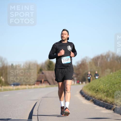 06.04.2025 - 44. Internationalen Wilhelmsburger Insellauf Jannik Wohlers http://msf.ph/oto/7617688 06.04.2025 09:44:12 Laufen 3321 meine-sportfotos.de