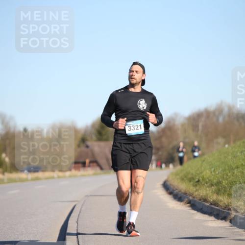 06.04.2025 - 44. Internationalen Wilhelmsburger Insellauf Jannik Wohlers http://msf.ph/oto/7617690 06.04.2025 09:44:12 Laufen 3321 meine-sportfotos.de