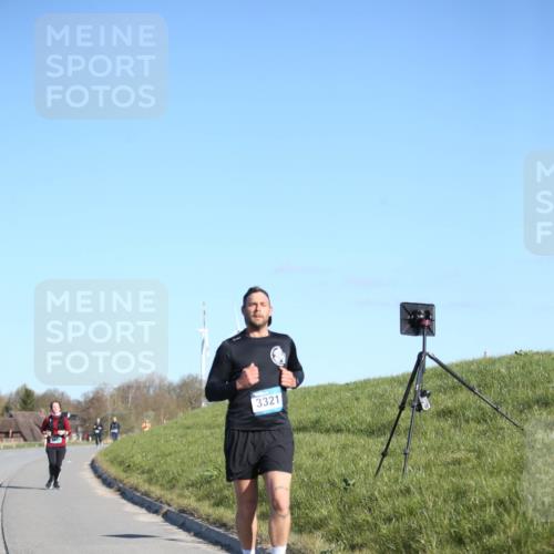 06.04.2025 - 44. Internationalen Wilhelmsburger Insellauf Jannik Wohlers http://msf.ph/oto/7617695 06.04.2025 09:44:15 Laufen 3321 meine-sportfotos.de