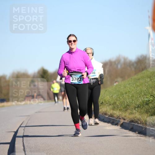 06.04.2025 - 44. Internationalen Wilhelmsburger Insellauf Jannik Wohlers http://msf.ph/oto/7617791 06.04.2025 09:45:01 Laufen 3702, 46 meine-sportfotos.de