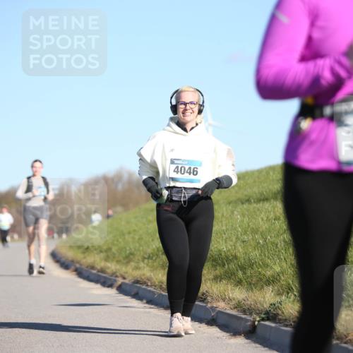 06.04.2025 - 44. Internationalen Wilhelmsburger Insellauf Jannik Wohlers http://msf.ph/oto/7617810 06.04.2025 09:45:06 Laufen 3702, 4046 meine-sportfotos.de