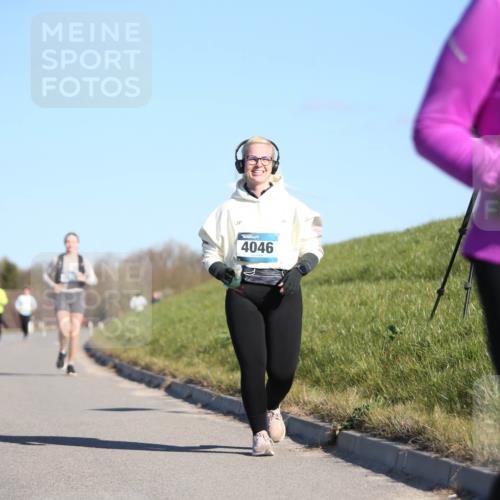 06.04.2025 - 44. Internationalen Wilhelmsburger Insellauf Jannik Wohlers http://msf.ph/oto/7617816 06.04.2025 09:45:06 Laufen 4046, 3702 meine-sportfotos.de