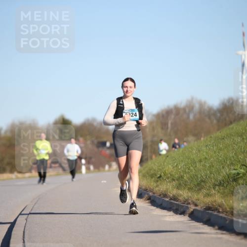 06.04.2025 - 44. Internationalen Wilhelmsburger Insellauf Jannik Wohlers http://msf.ph/oto/7617822 06.04.2025 09:45:08 Laufen 24 meine-sportfotos.de