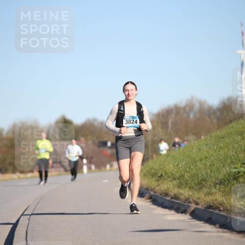 06.04.2025 - 44. Internationalen Wilhelmsburger Insellauf Jannik Wohlers http://msf.ph/oto/7617825 06.04.2025 09:45:08 Laufen 3024 meine-sportfotos.de