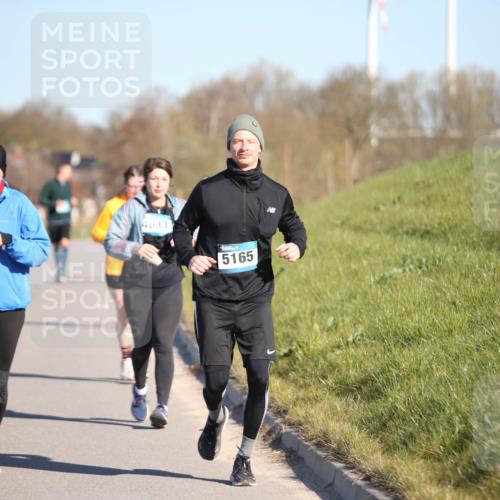 06.04.2025 - 44. Internationalen Wilhelmsburger Insellauf Jannik Wohlers http://msf.ph/oto/7617948 06.04.2025 09:45:49 Laufen 4033, 5165 meine-sportfotos.de