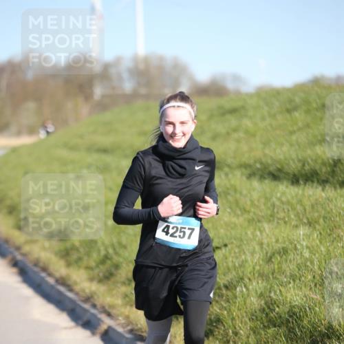 06.04.2025 - 44. Internationalen Wilhelmsburger Insellauf Jannik Wohlers http://msf.ph/oto/7618038 06.04.2025 09:46:00 Laufen 4257 meine-sportfotos.de