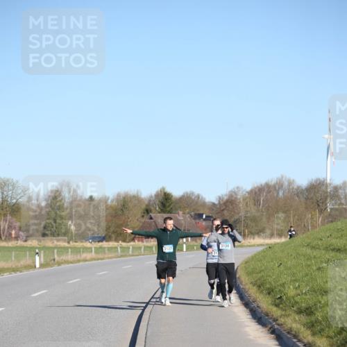 06.04.2025 - 44. Internationalen Wilhelmsburger Insellauf Jannik Wohlers http://msf.ph/oto/7618042 06.04.2025 09:46:02 Laufen 3127, 3128 meine-sportfotos.de
