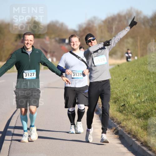 06.04.2025 - 44. Internationalen Wilhelmsburger Insellauf Jannik Wohlers http://msf.ph/oto/7618087 06.04.2025 09:46:06 Laufen 3127, 3131, 3128 meine-sportfotos.de