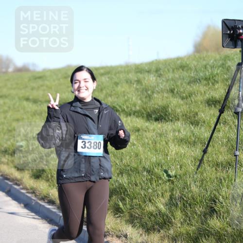06.04.2025 - 44. Internationalen Wilhelmsburger Insellauf Jannik Wohlers http://msf.ph/oto/7618190 06.04.2025 09:46:25 Laufen 3380 meine-sportfotos.de