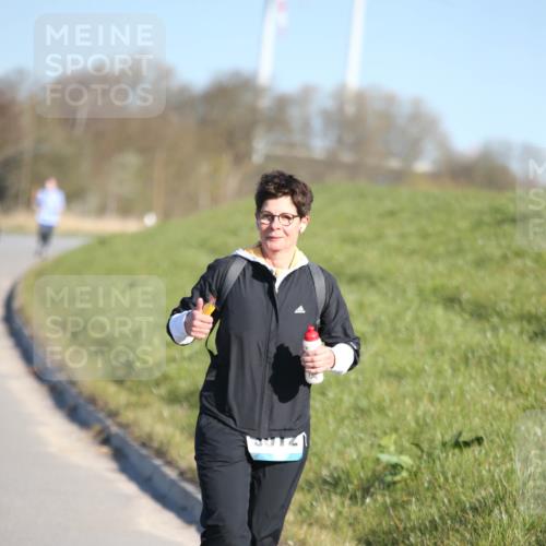 06.04.2025 - 44. Internationalen Wilhelmsburger Insellauf Jannik Wohlers http://msf.ph/oto/7618222 06.04.2025 09:46:49 Laufen  meine-sportfotos.de