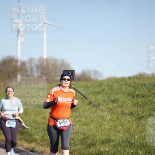 06.04.2025 - 44. Internationalen Wilhelmsburger Insellauf Jannik Wohlers http://msf.ph/oto/7618369 06.04.2025 09:48:16 Laufen 4317, 4551 meine-sportfotos.de