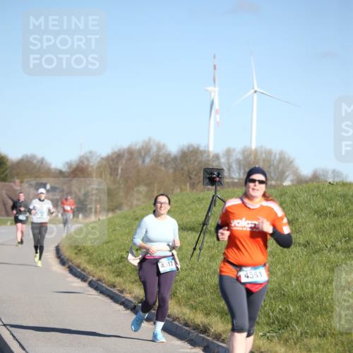 06.04.2025 - 44. Internationalen Wilhelmsburger Insellauf Jannik Wohlers http://msf.ph/oto/7618387 06.04.2025 09:48:18 Laufen 4317, 4551 meine-sportfotos.de