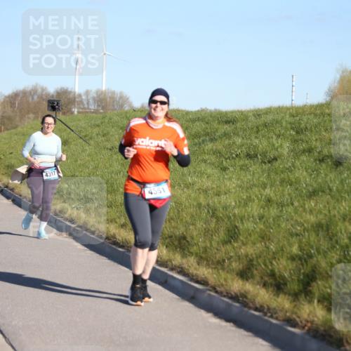 06.04.2025 - 44. Internationalen Wilhelmsburger Insellauf Jannik Wohlers http://msf.ph/oto/7618403 06.04.2025 09:48:20 Laufen 4317, 4551 meine-sportfotos.de