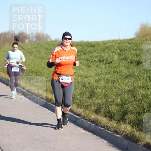 06.04.2025 - 44. Internationalen Wilhelmsburger Insellauf Jannik Wohlers http://msf.ph/oto/7618409 06.04.2025 09:48:21 Laufen 4317, 4551 meine-sportfotos.de