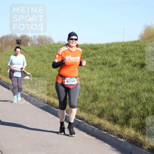 06.04.2025 - 44. Internationalen Wilhelmsburger Insellauf Jannik Wohlers http://msf.ph/oto/7618411 06.04.2025 09:48:21 Laufen 4317, 4551 meine-sportfotos.de