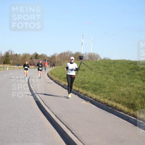 06.04.2025 - 44. Internationalen Wilhelmsburger Insellauf Jannik Wohlers http://msf.ph/oto/7618500 06.04.2025 09:48:29 Laufen 3180 meine-sportfotos.de