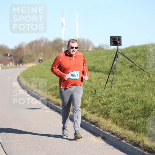 06.04.2025 - 44. Internationalen Wilhelmsburger Insellauf Jannik Wohlers http://msf.ph/oto/7618622 06.04.2025 09:48:51 Laufen 3067 meine-sportfotos.de
