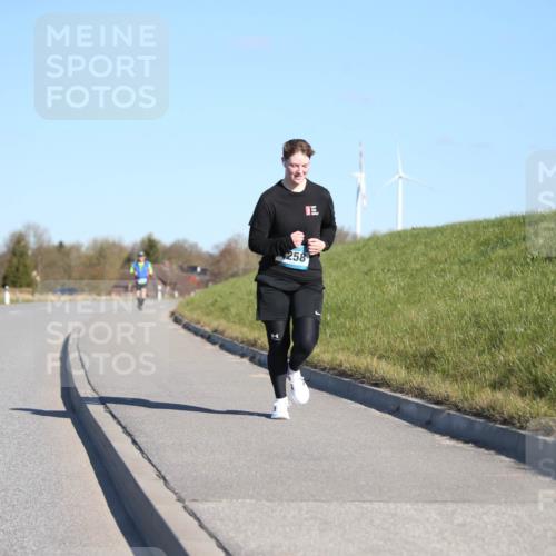 06.04.2025 - 44. Internationalen Wilhelmsburger Insellauf Jannik Wohlers http://msf.ph/oto/7618644 06.04.2025 09:49:39 Laufen 258 meine-sportfotos.de