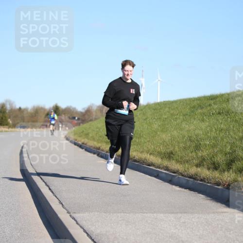 06.04.2025 - 44. Internationalen Wilhelmsburger Insellauf Jannik Wohlers http://msf.ph/oto/7618646 06.04.2025 09:49:40 Laufen  meine-sportfotos.de