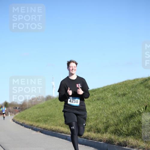 06.04.2025 - 44. Internationalen Wilhelmsburger Insellauf Jannik Wohlers http://msf.ph/oto/7618656 06.04.2025 09:49:41 Laufen 4258 meine-sportfotos.de