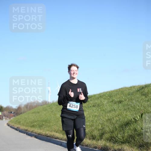 06.04.2025 - 44. Internationalen Wilhelmsburger Insellauf Jannik Wohlers http://msf.ph/oto/7618657 06.04.2025 09:49:41 Laufen 4258 meine-sportfotos.de