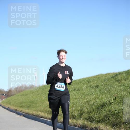 06.04.2025 - 44. Internationalen Wilhelmsburger Insellauf Jannik Wohlers http://msf.ph/oto/7618659 06.04.2025 09:49:41 Laufen 4258 meine-sportfotos.de
