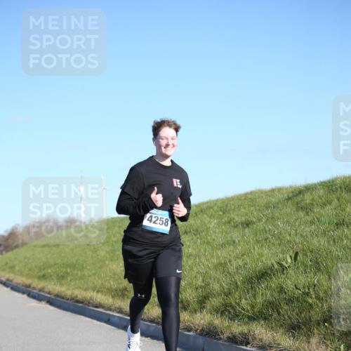 06.04.2025 - 44. Internationalen Wilhelmsburger Insellauf Jannik Wohlers http://msf.ph/oto/7618661 06.04.2025 09:49:41 Laufen 4258 meine-sportfotos.de