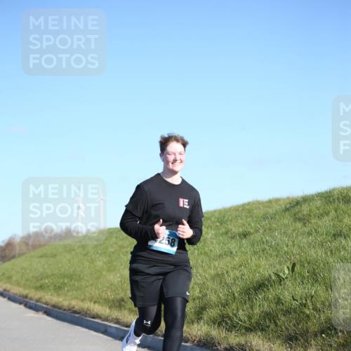 06.04.2025 - 44. Internationalen Wilhelmsburger Insellauf Jannik Wohlers http://msf.ph/oto/7618663 06.04.2025 09:49:41 Laufen 258 meine-sportfotos.de