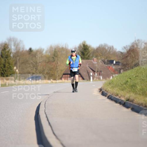 06.04.2025 - 44. Internationalen Wilhelmsburger Insellauf Jannik Wohlers http://msf.ph/oto/7618669 06.04.2025 09:49:44 Laufen 303 meine-sportfotos.de