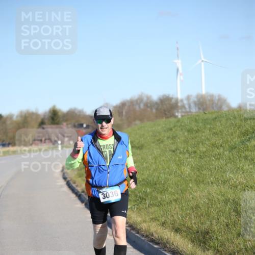 06.04.2025 - 44. Internationalen Wilhelmsburger Insellauf Jannik Wohlers http://msf.ph/oto/7618727 06.04.2025 09:49:59 Laufen 3036 meine-sportfotos.de