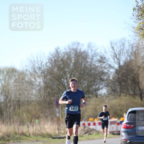 06.04.2025 - 44. Internationalen Wilhelmsburger Insellauf Jannik Wohlers http://msf.ph/oto/7618948 06.04.2025 09:59:32 Laufen 3457 meine-sportfotos.de