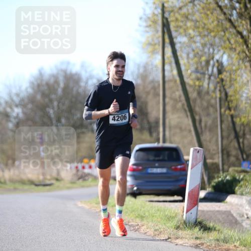 06.04.2025 - 44. Internationalen Wilhelmsburger Insellauf Jannik Wohlers http://msf.ph/oto/7618973 06.04.2025 09:59:42 Laufen 4206 meine-sportfotos.de
