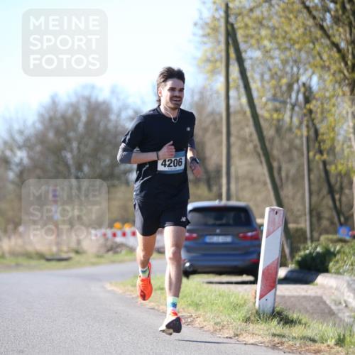 06.04.2025 - 44. Internationalen Wilhelmsburger Insellauf Jannik Wohlers http://msf.ph/oto/7618975 06.04.2025 09:59:42 Laufen 4206 meine-sportfotos.de