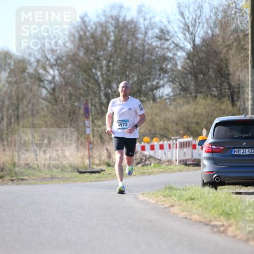 06.04.2025 - 44. Internationalen Wilhelmsburger Insellauf Jannik Wohlers http://msf.ph/oto/7618994 06.04.2025 09:59:54 Laufen 4572, 4321 meine-sportfotos.de