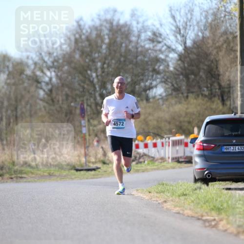 06.04.2025 - 44. Internationalen Wilhelmsburger Insellauf Jannik Wohlers http://msf.ph/oto/7619001 06.04.2025 09:59:55 Laufen 4572, 4321 meine-sportfotos.de