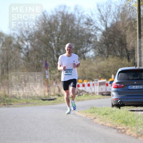 06.04.2025 - 44. Internationalen Wilhelmsburger Insellauf Jannik Wohlers http://msf.ph/oto/7619005 06.04.2025 09:59:55 Laufen 4572, 4321 meine-sportfotos.de