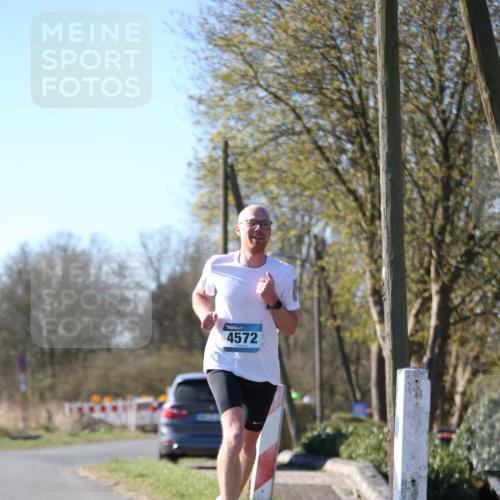 06.04.2025 - 44. Internationalen Wilhelmsburger Insellauf Jannik Wohlers http://msf.ph/oto/7619015 06.04.2025 09:59:59 Laufen 4572 meine-sportfotos.de