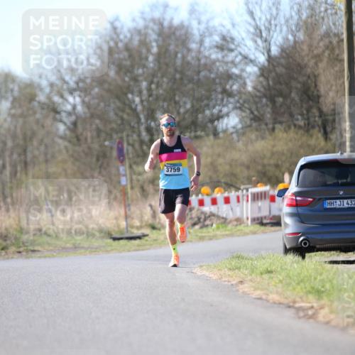 06.04.2025 - 44. Internationalen Wilhelmsburger Insellauf Jannik Wohlers http://msf.ph/oto/7619130 06.04.2025 10:00:38 Laufen 226, 3759, 4321 meine-sportfotos.de