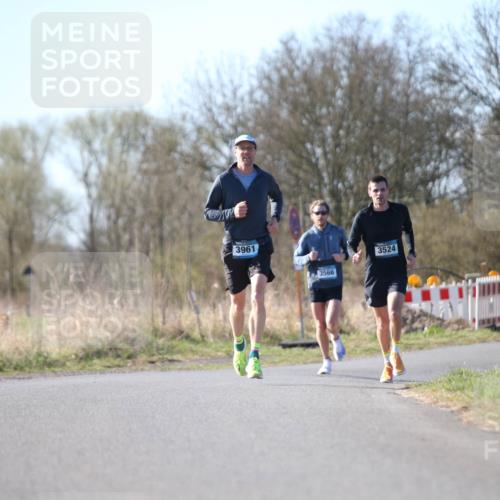06.04.2025 - 44. Internationalen Wilhelmsburger Insellauf Jannik Wohlers http://msf.ph/oto/7619242 06.04.2025 10:01:35 Laufen 3961, 3566, 3524, 432 meine-sportfotos.de