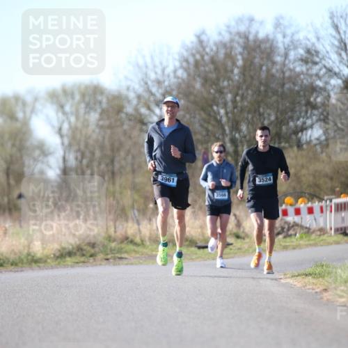 06.04.2025 - 44. Internationalen Wilhelmsburger Insellauf Jannik Wohlers http://msf.ph/oto/7619246 06.04.2025 10:01:35 Laufen 3961, 3566, 3524, 43 meine-sportfotos.de