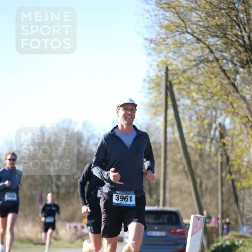 06.04.2025 - 44. Internationalen Wilhelmsburger Insellauf Jannik Wohlers http://msf.ph/oto/7619259 06.04.2025 10:01:39 Laufen 3, 3961 meine-sportfotos.de