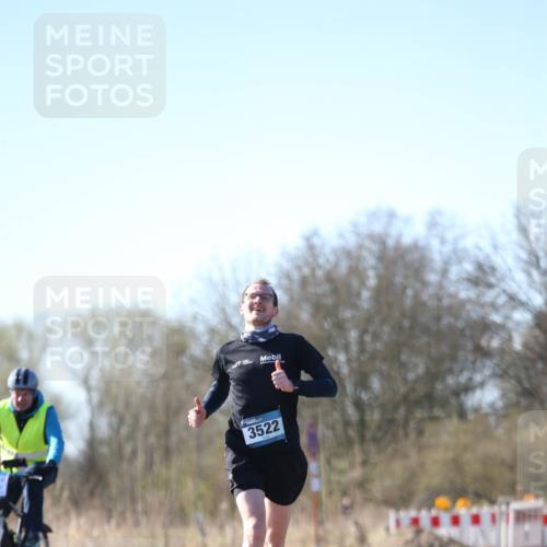 06.04.2025 - 44. Internationalen Wilhelmsburger Insellauf Jannik Wohlers http://msf.ph/oto/7619304 06.04.2025 10:01:44 Laufen 3522 meine-sportfotos.de