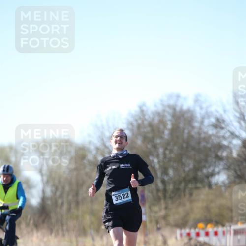 06.04.2025 - 44. Internationalen Wilhelmsburger Insellauf Jannik Wohlers http://msf.ph/oto/7619307 06.04.2025 10:01:45 Laufen 3522 meine-sportfotos.de
